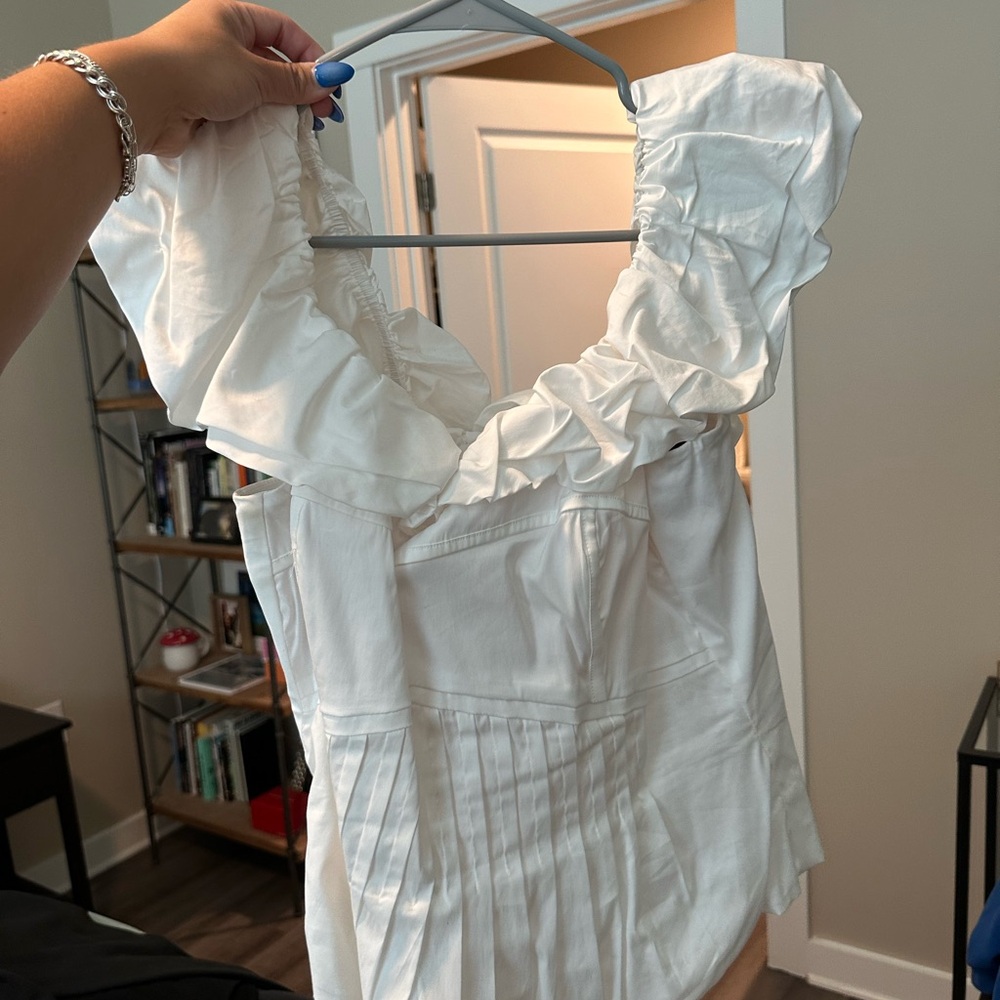 NWOT White Off-Shoulder Ruffle Top - Picture 3 of 4